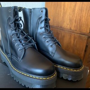 Dr Martens Men 11/Women 12 Jadon Leather Platforms